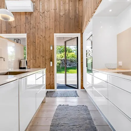 Sylva - 150m From The Sea By Interhome Feriehus *