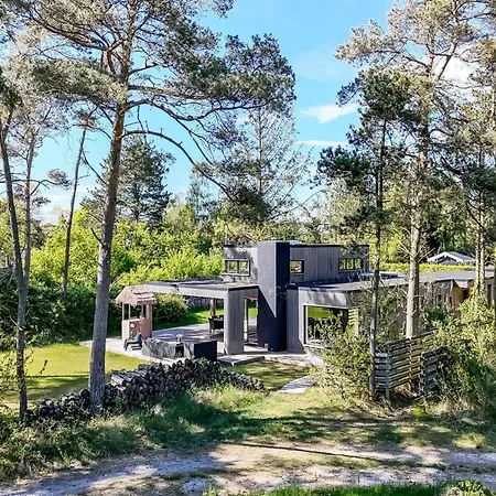 Sylva - 150m From The Sea By Interhome